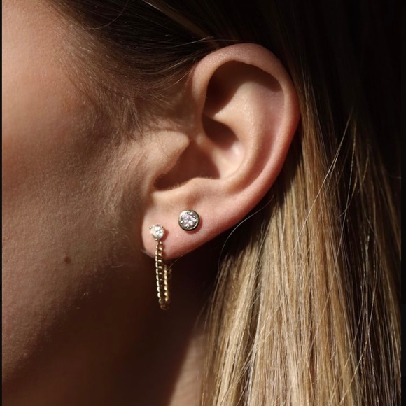 White Gold Studs - Picture 1 of 6